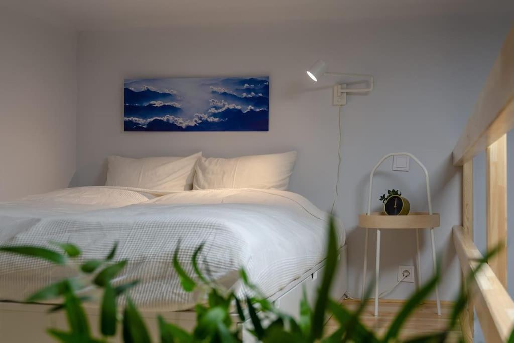 Apartamento Lovely Next To Famous Cafe In Budapest.