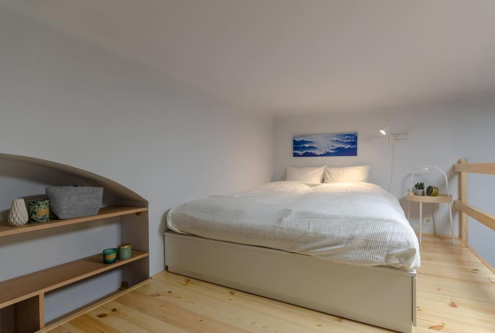 Apartamento Lovely Next To Famous Cafe In Budapest. Budapest